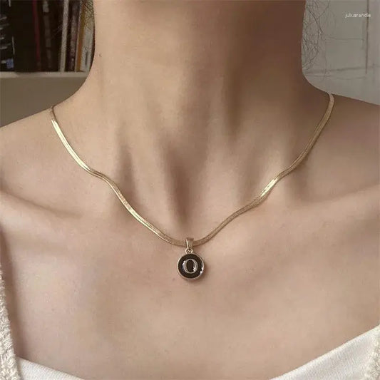 Colar Aura - Colar de Letra em Ouro de 18K